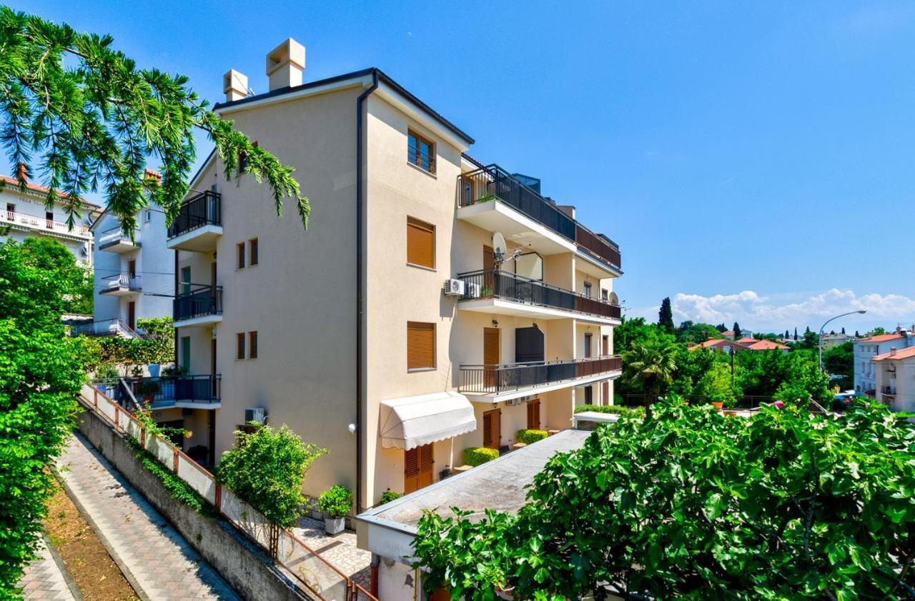 Apartments Niko Crikvenica Exterior photo